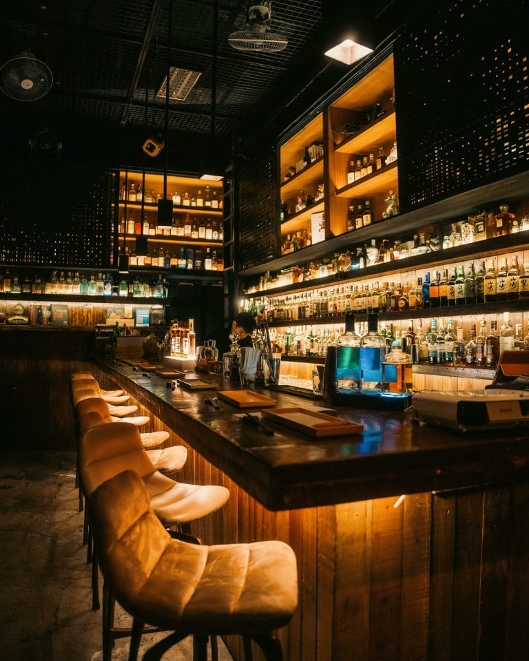 15+ Best Bars Around BGC for Unforgettable Nights Out