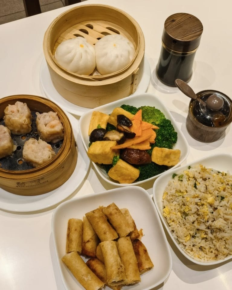 15+ Best Restaurants at Lucky Chinatown Mall