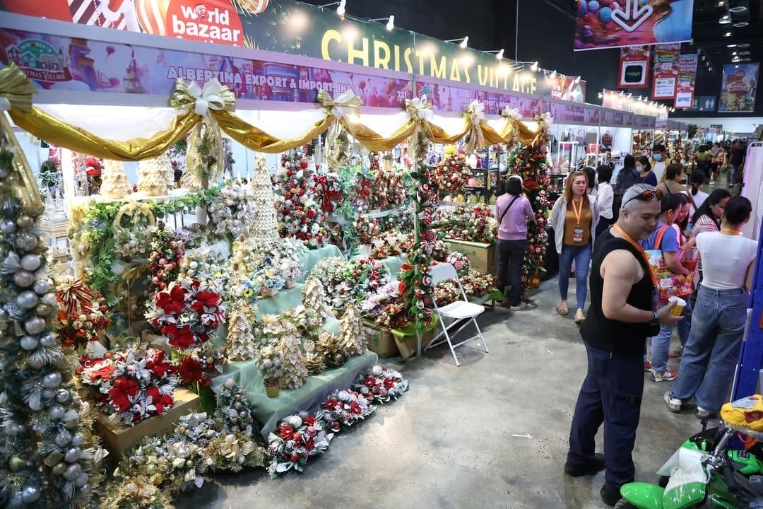 Christmas Shopping in Manila